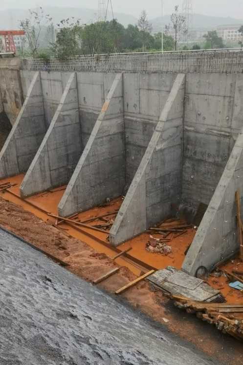 马鞍山雨山区锚杆式挡土墙